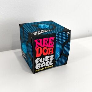 Needoh Flower Power Fuzzball Blue